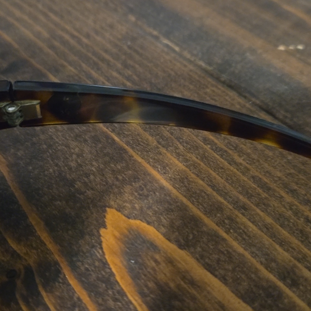 Sunglasses - Picture 8 of 9